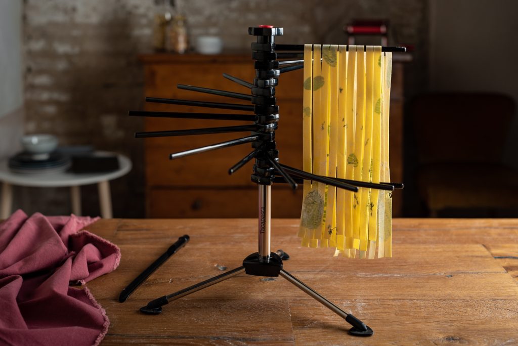 Tacapasta Black_in use